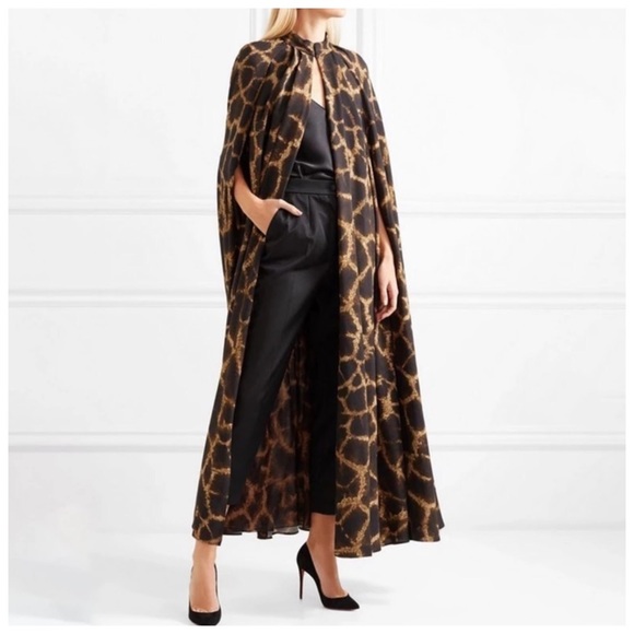 ❄️ Long Leopard Print Opera Cape - Picture 3 of 6
